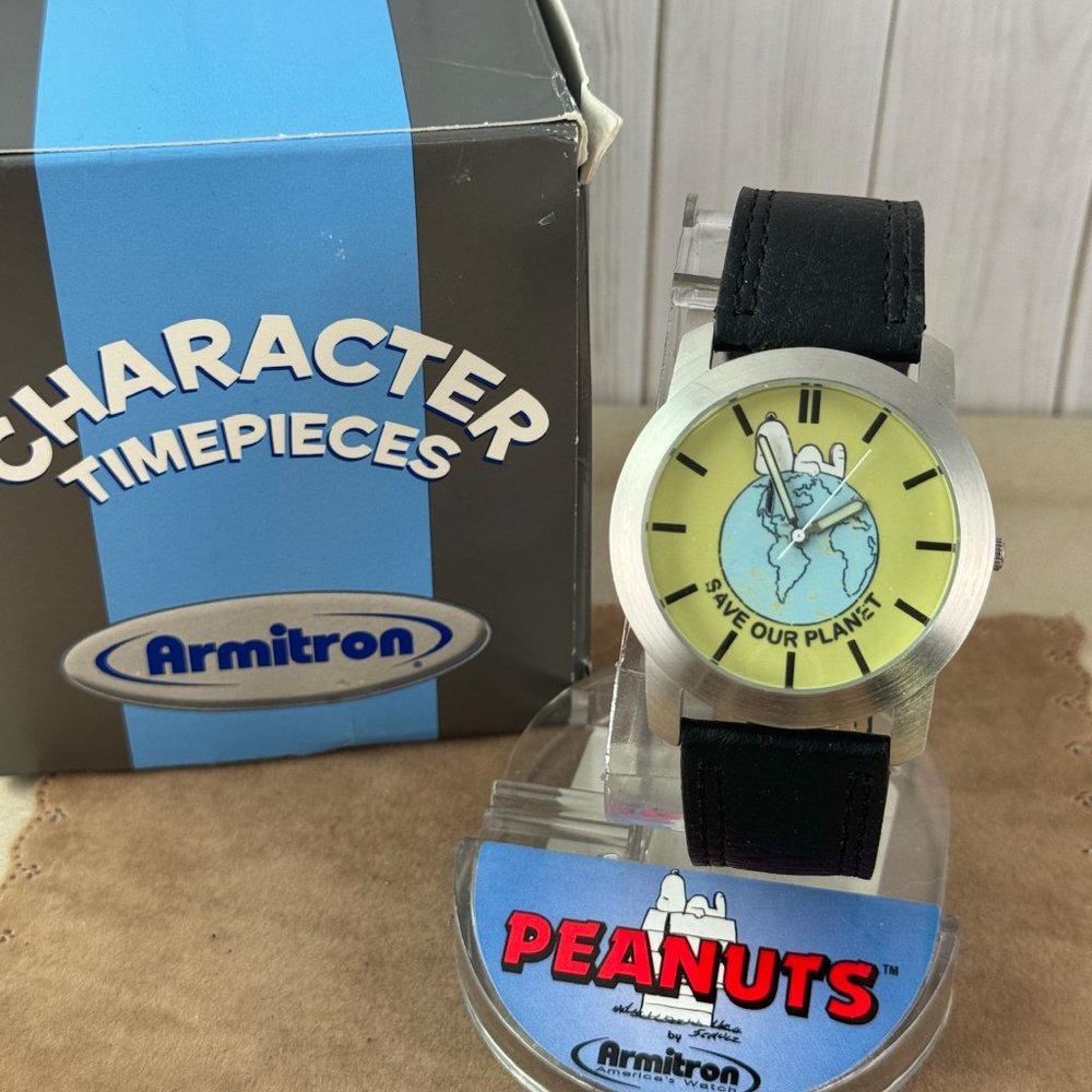 Vintage Extra Large Dial Rare Snoopy Save Our Planet Earth Day 4/24/24 with box - Picture 2 of 5